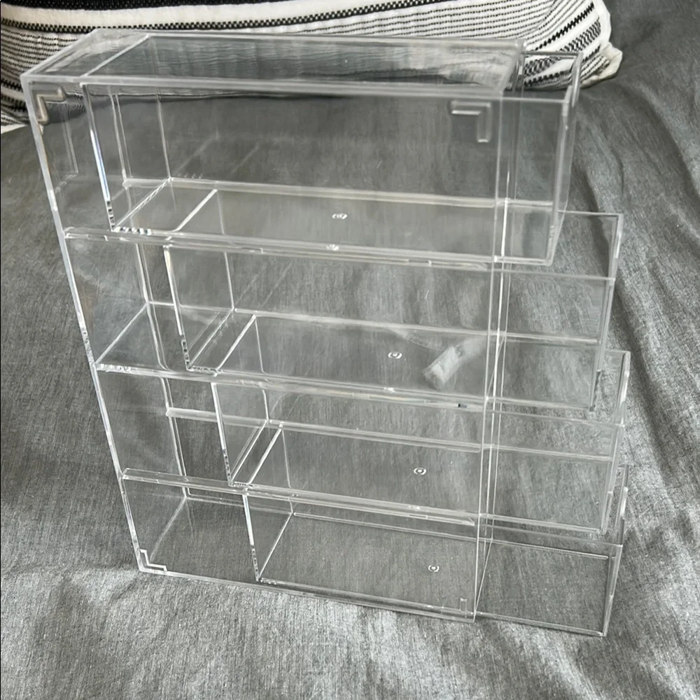 Clear Sunglasses Organizer